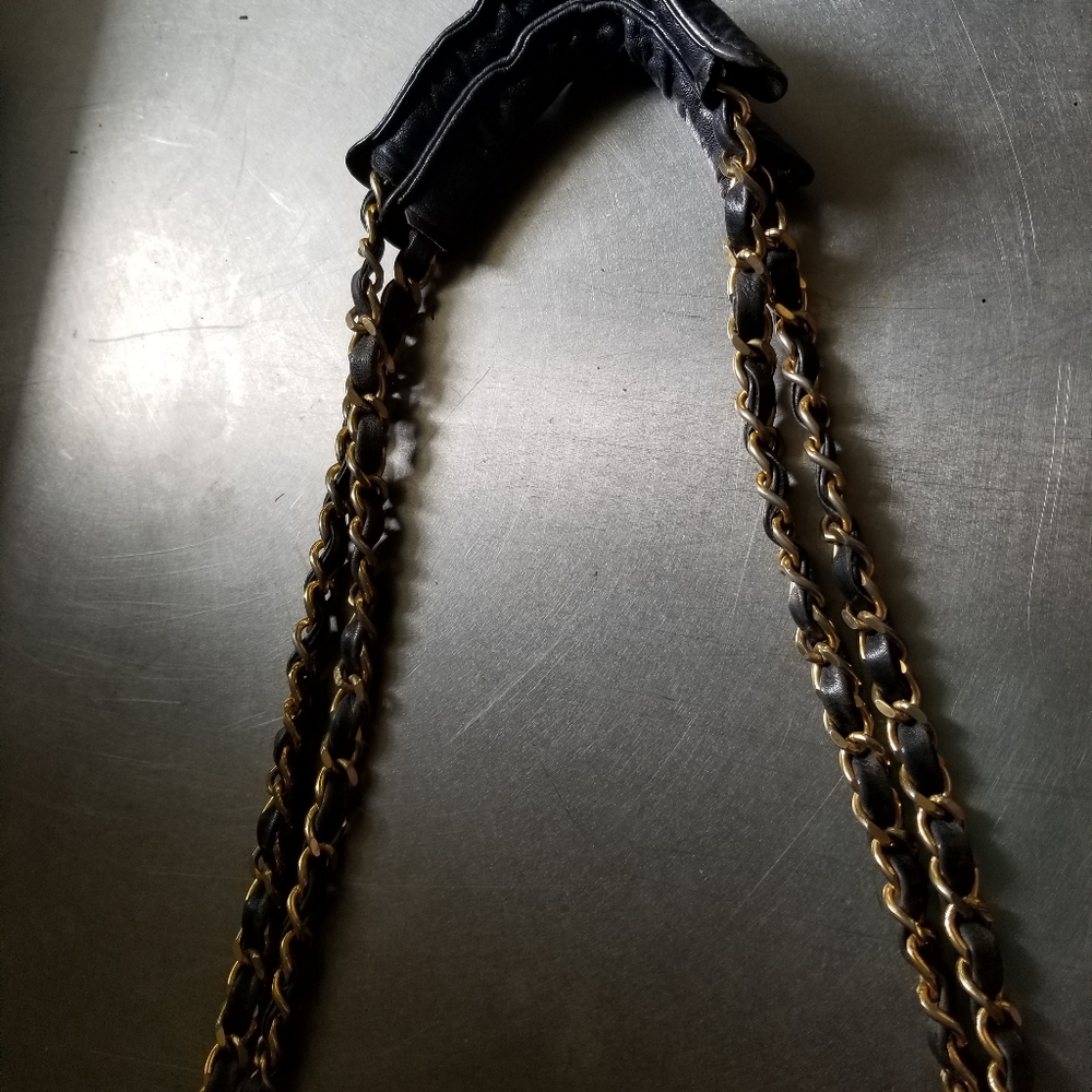 Vintage authentic 1984 Chanel tote - Picture 7 of 16